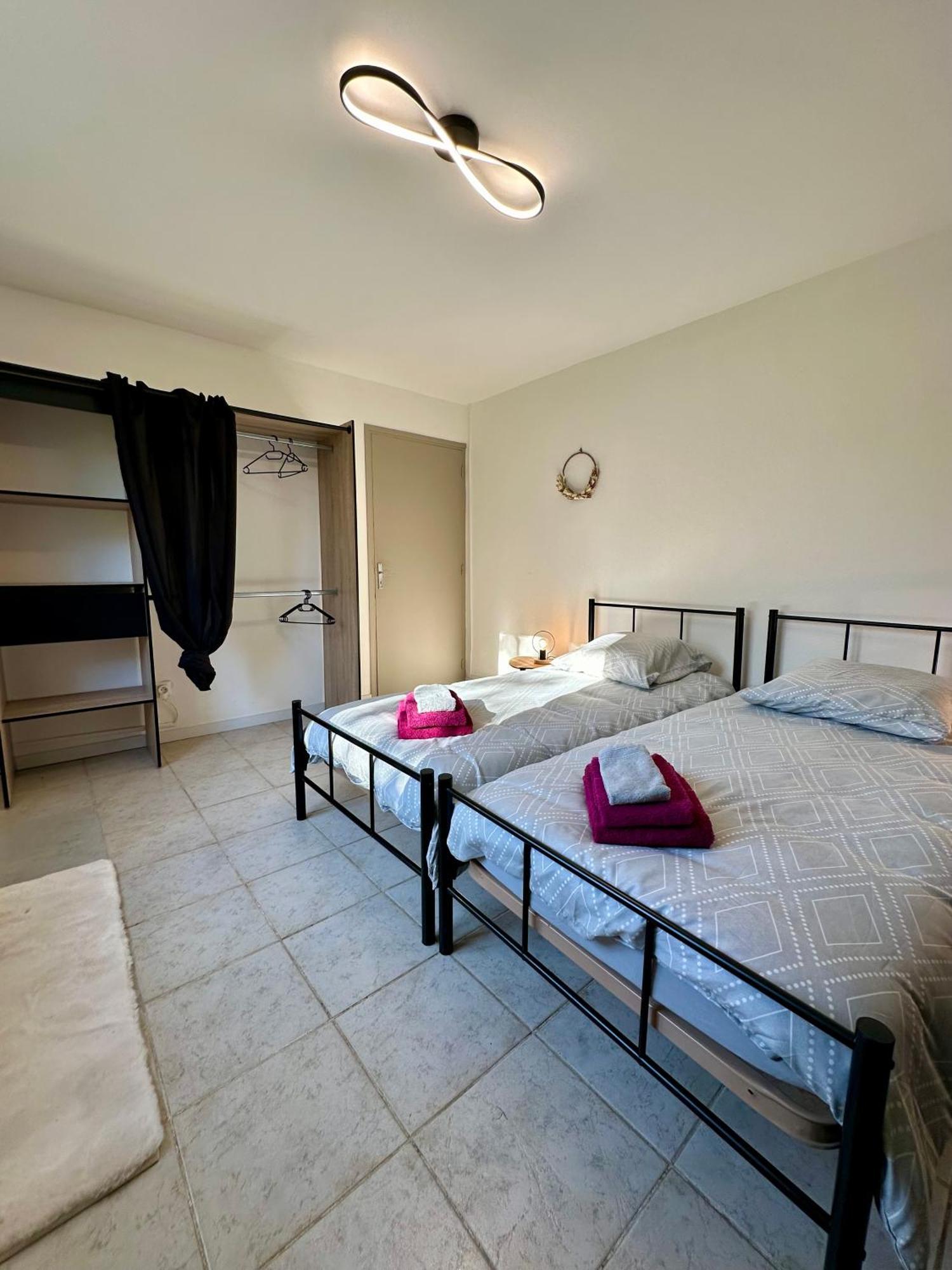 Le Gite Des Poiriers Uzès Extérieur photo