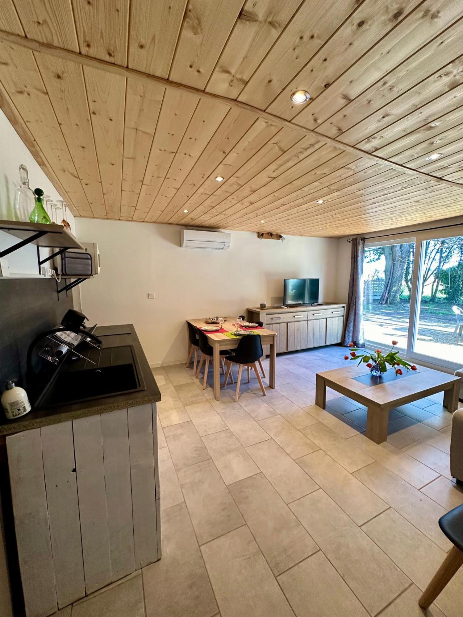 Le Gite Des Poiriers Uzès Extérieur photo