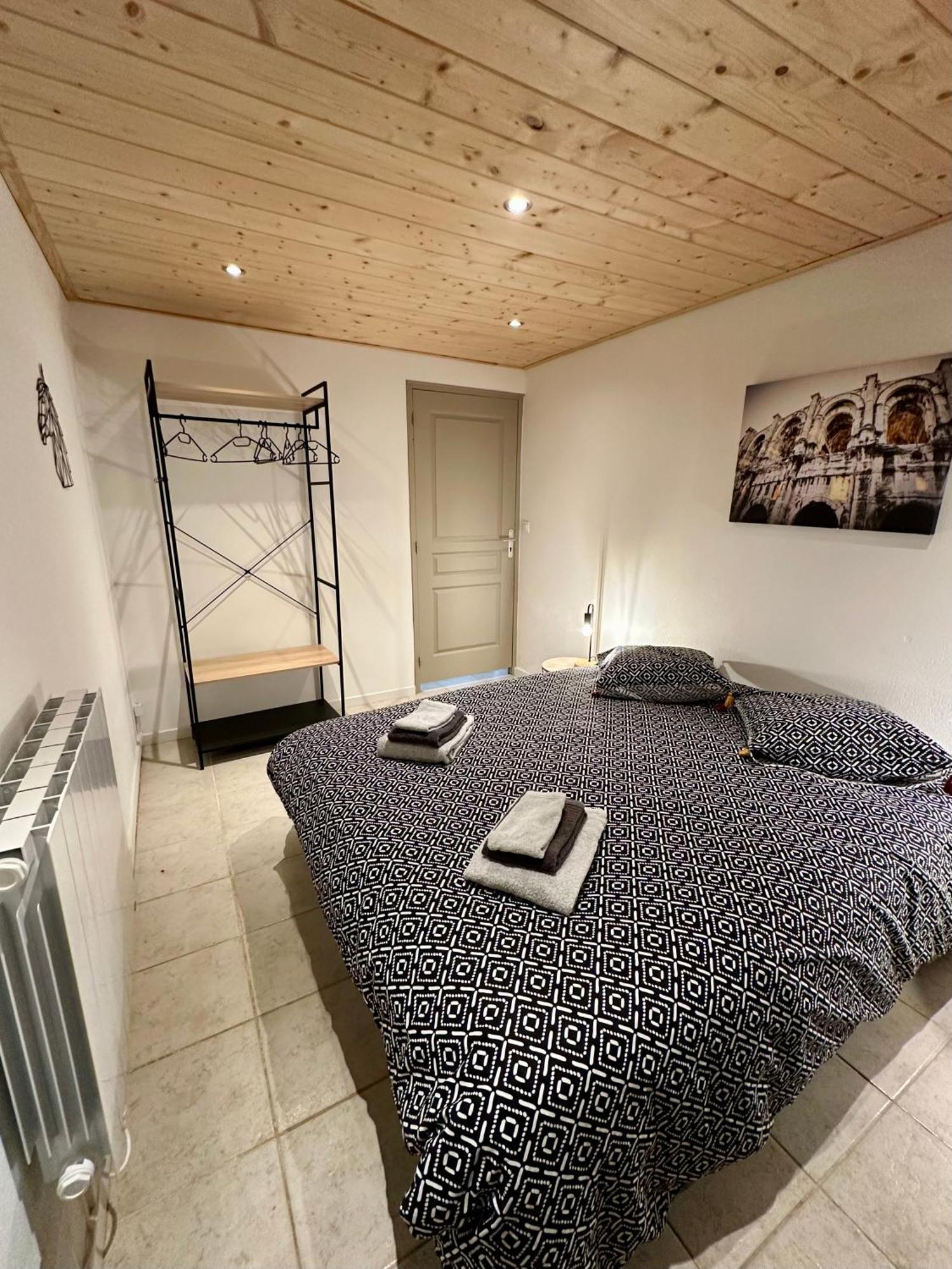 Le Gite Des Poiriers Uzès Extérieur photo