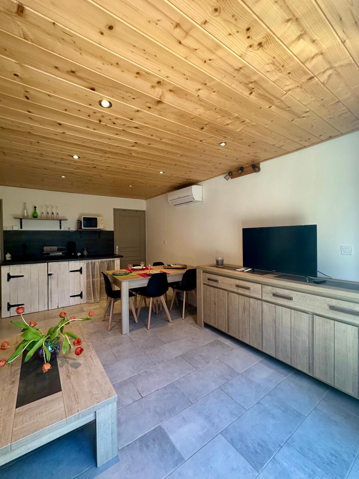 Le Gite Des Poiriers Uzès Extérieur photo